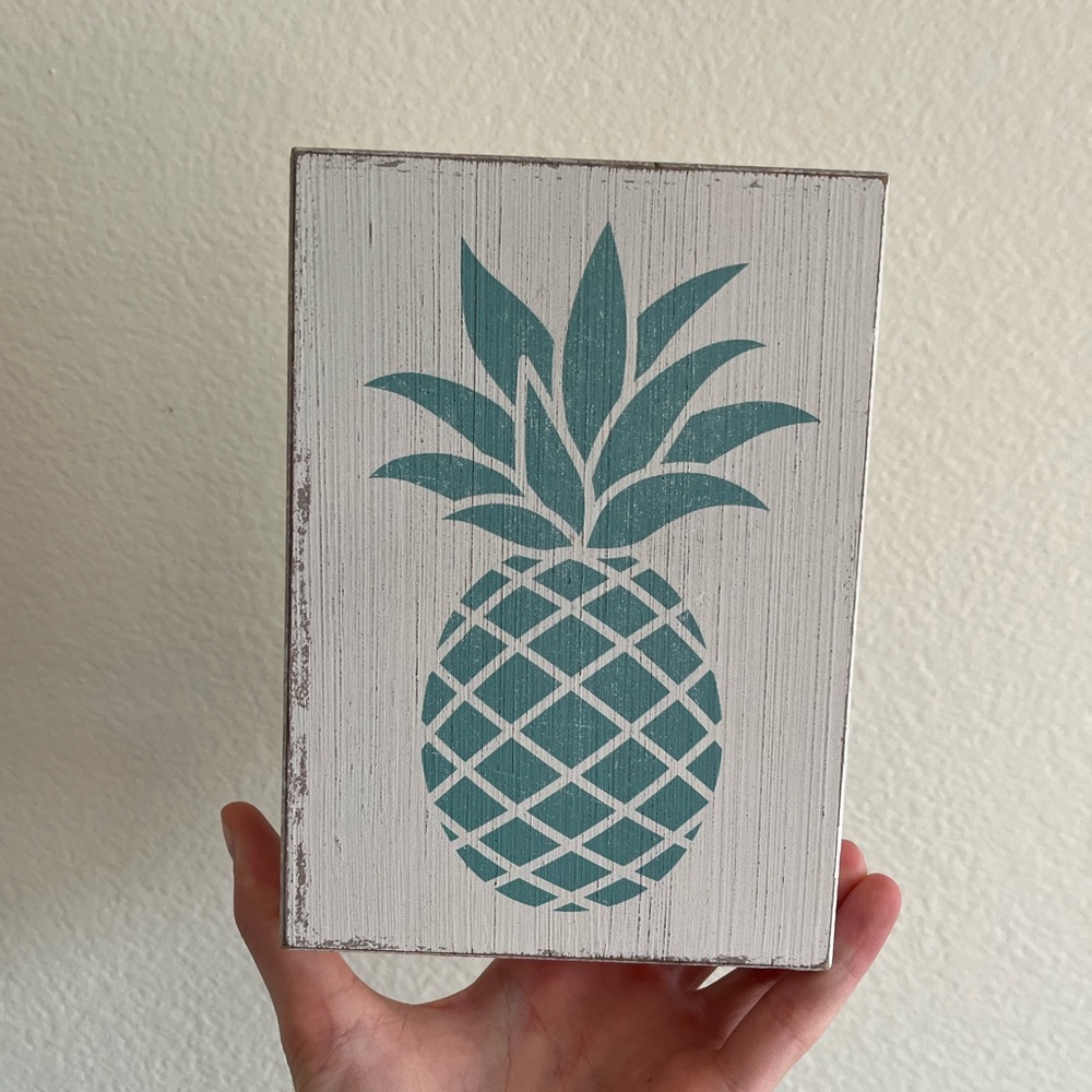 Pineapple decoration